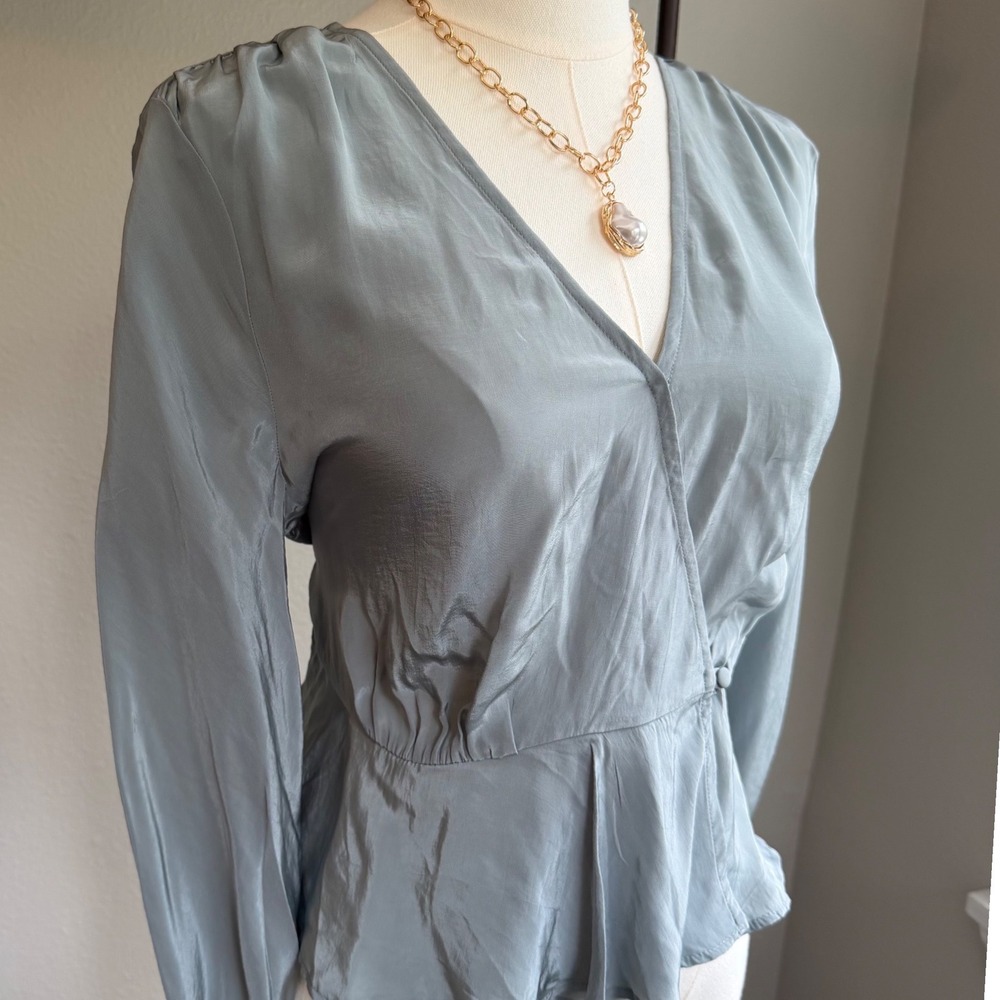 Madewell Bell Sleeve Wrap Peplum Top Faded River Blue BL8553 Size 6 NWT